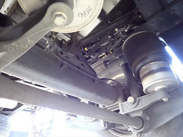 いすゞ ギガ 2PG-CYL77C(6x2)の写真27