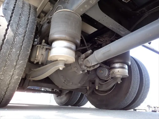 いすゞ ギガ 2PG-CYL77C(6x2)の写真29