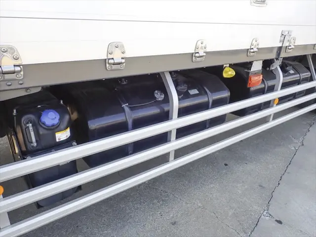 いすゞ ギガ 2PG-CYL77C(6x2)の写真30