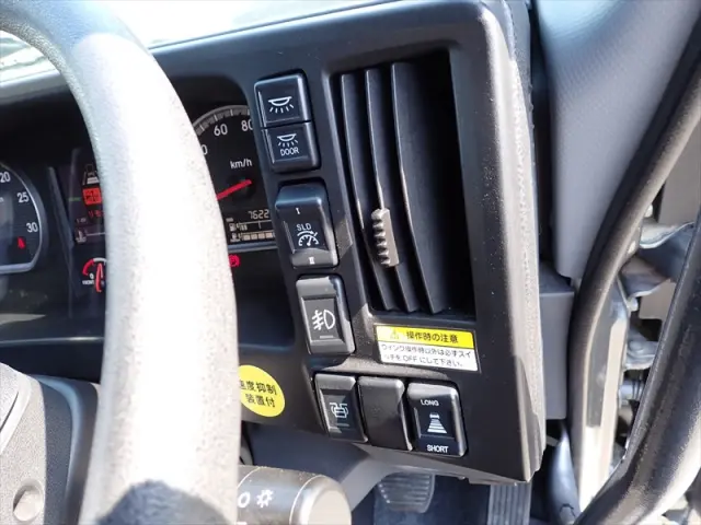 いすゞ ギガ 2PG-CYL77C(6x2)の写真41