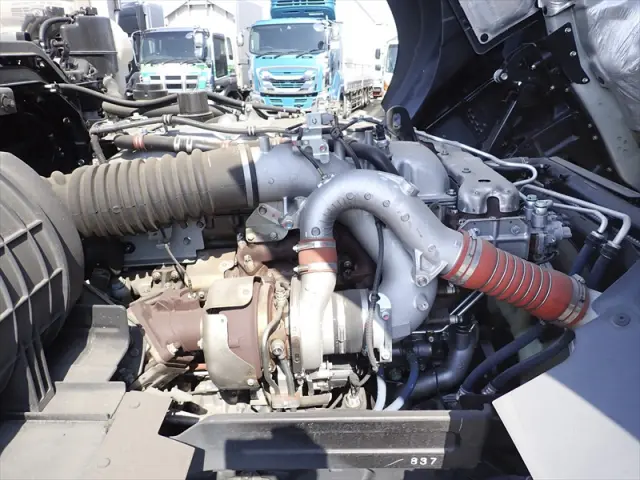 いすゞ ギガ 2PG-CYL77C(6x2)の写真47