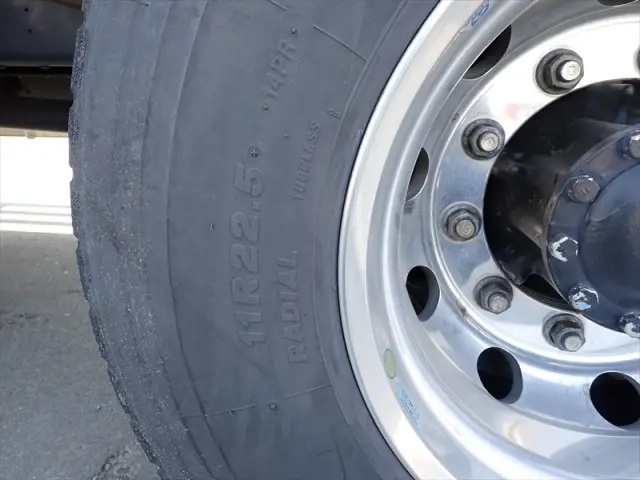 いすゞ ギガ 2PG-CYL77C(6x2)の写真49