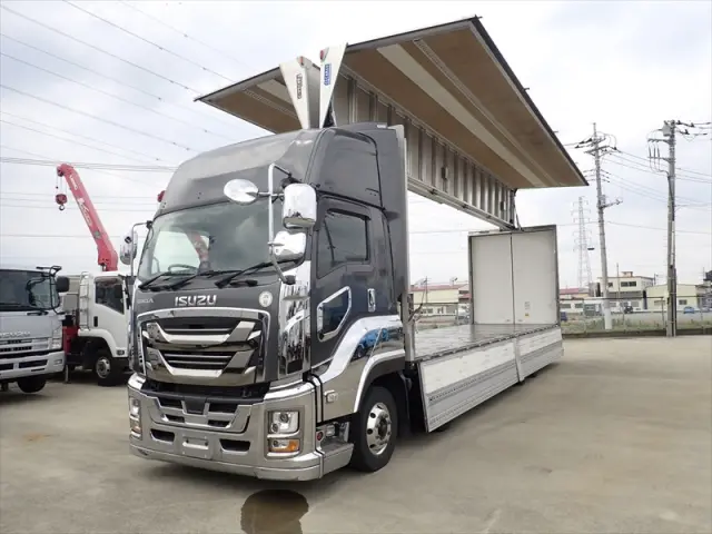 いすゞ ギガ 2PG-CYJ77C(8x4)の写真11