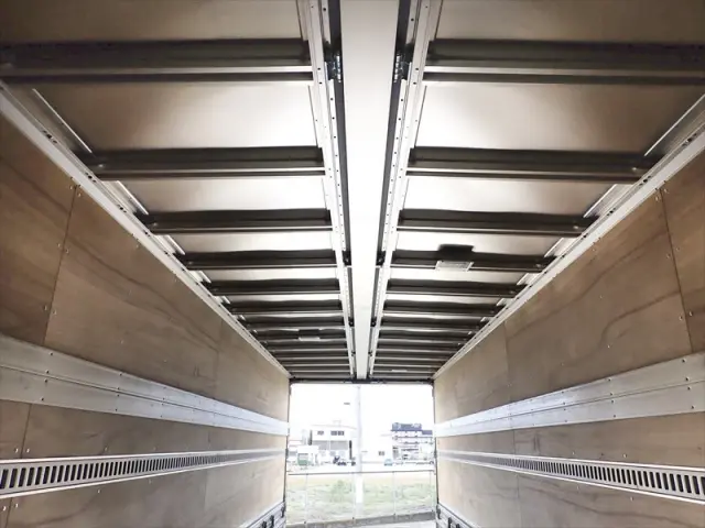 いすゞ ギガ 2PG-CYJ77D(8x4)の写真12