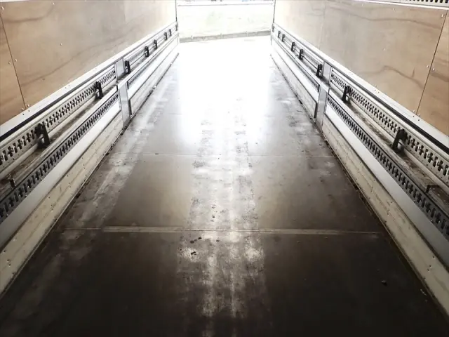 いすゞ ギガ 2PG-CYJ77D(8x4)の写真13