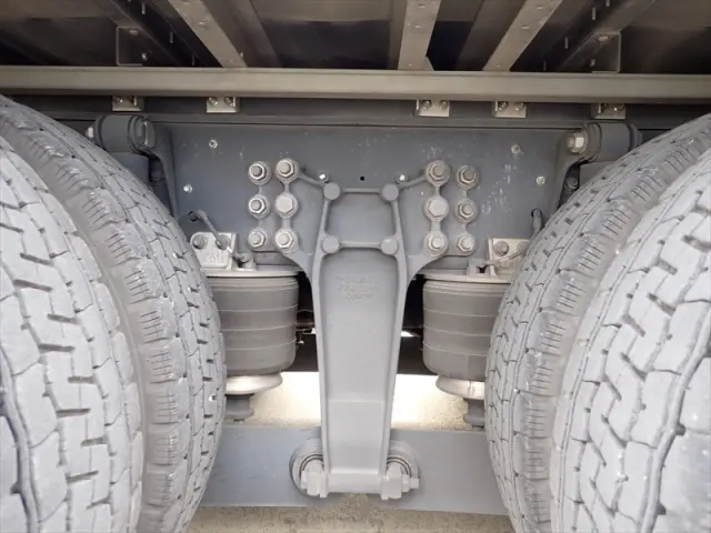 いすゞ ギガ 2PG-CYJ77D(8x4)の写真27