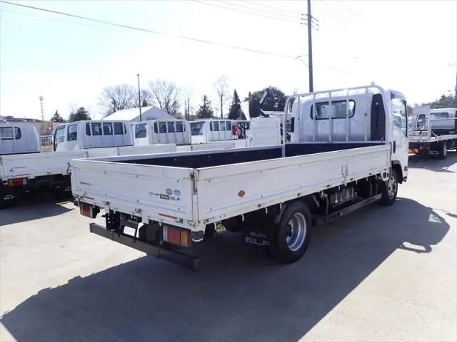いすゞ エルフ TRG-NPR85AR(2WD)の写真2