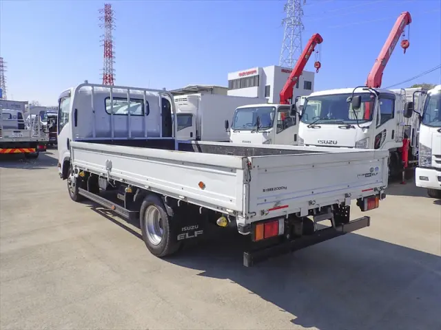 いすゞ エルフ TRG-NPR85AR(2WD)の写真4