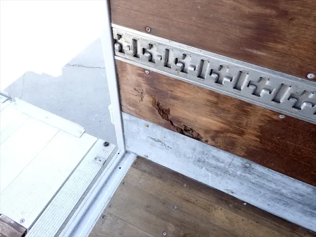 いすゞ フォワード TKG-FRR90S2(2WD)の写真11