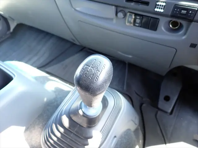 いすゞ フォワード TKG-FRR90S2(2WD)の写真31