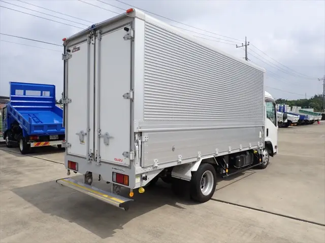いすゞ エルフ TPG-NMR85AN(2WD)の写真2