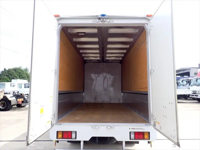 いすゞ エルフ TPG-NMR85AN(2WD)の写真6
