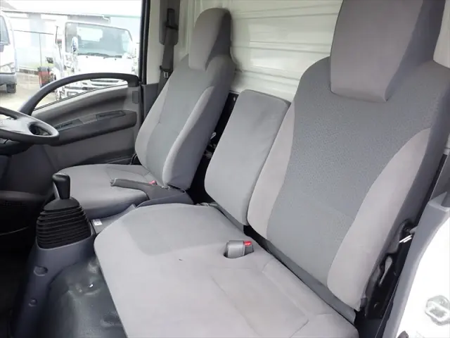 いすゞ エルフ TPG-NMR85AN(2WD)の写真46