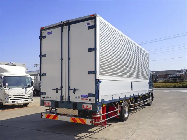 いすゞ フォワード 2RG-FRR90S2(2WD)の写真2