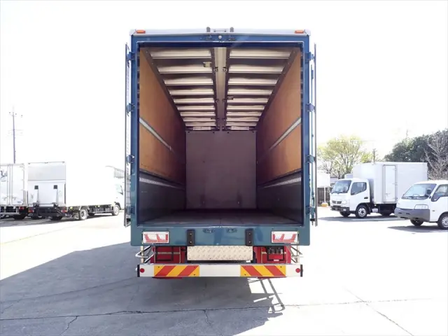 いすゞ フォワード 2RG-FRR90S2(2WD)の写真6