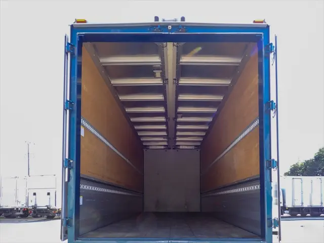 いすゞ フォワード 2RG-FRR90S2(2WD)の写真7