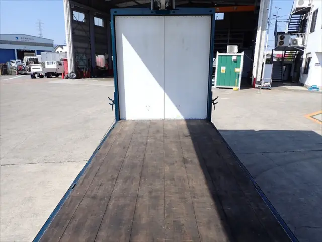 いすゞ フォワード 2RG-FRR90S2(2WD)の写真16