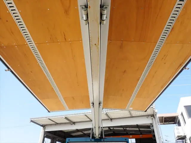 いすゞ フォワード 2RG-FRR90S2(2WD)の写真17