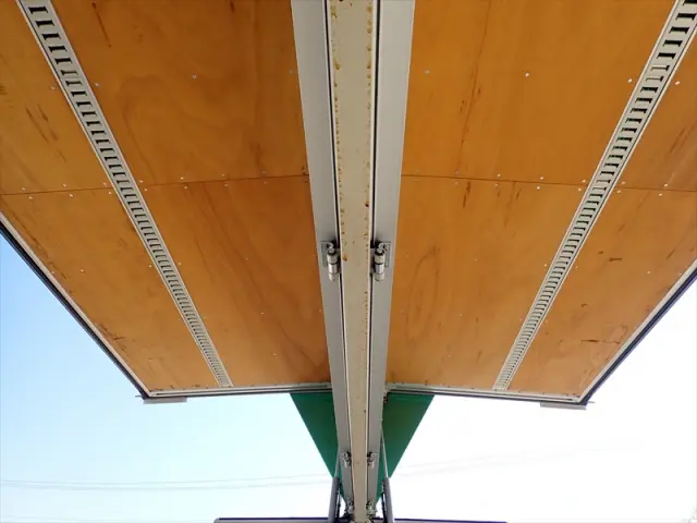 いすゞ フォワード 2RG-FRR90S2(2WD)の写真18