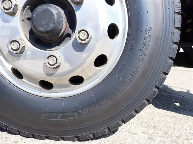 いすゞ フォワード 2RG-FRR90S2(2WD)の写真49