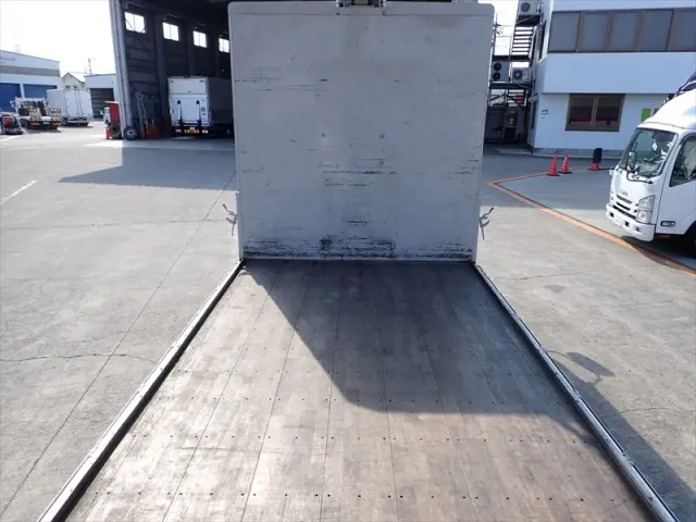 いすゞ フォワード 2RG-FRR90T2(2WD)の写真16