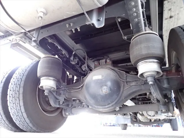 いすゞ フォワード 2RG-FRR90T2(2WD)の写真21