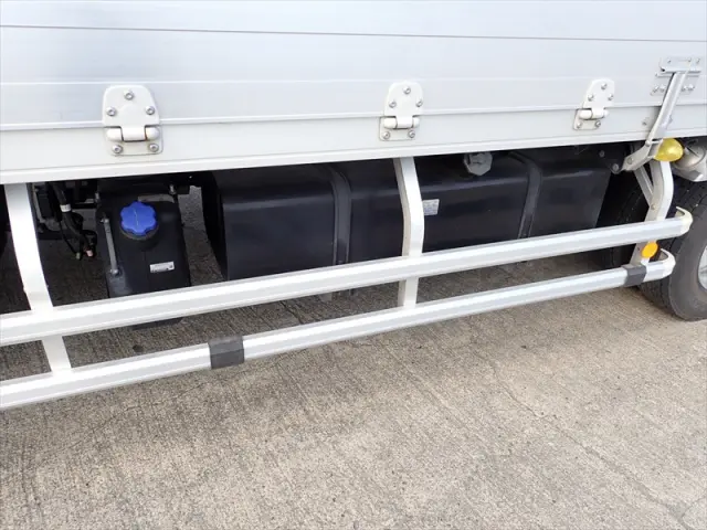 いすゞ フォワード 2RG-FRR90T2(2WD)の写真24