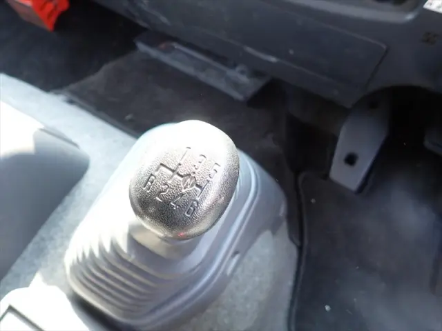 いすゞ フォワード 2RG-FRR90T2(2WD)の写真30