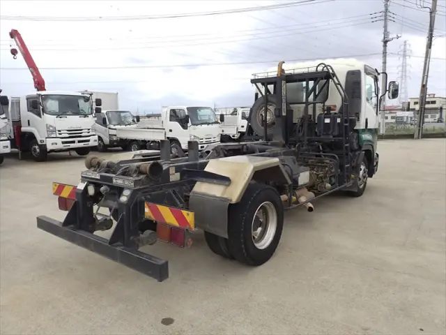 いすゞ フォワード TKG-FRR90S2(2WD)の写真2