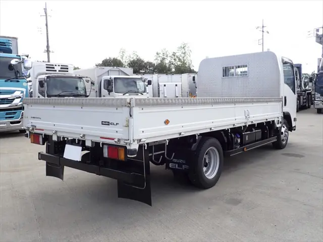いすゞ エルフ 2RG-NPR88AR(2WD)の写真2