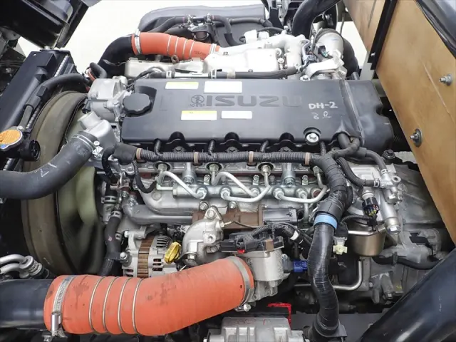 いすゞ エルフ 2RG-NPR88AR(2WD)の写真15