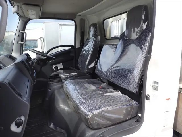 いすゞ エルフ 2RG-NPR88AR(2WD)の写真22