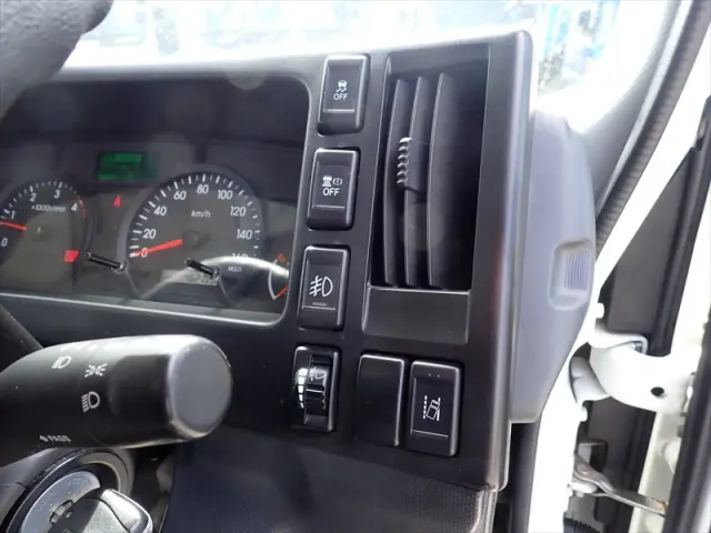 いすゞ エルフ 2RG-NPR88AR(2WD)の写真25