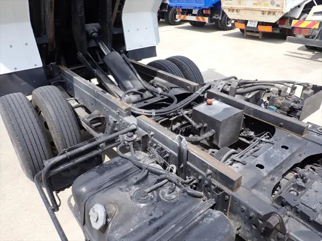 いすゞ エルフ TKG-NPR85YN(2WD)の写真16