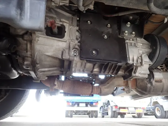 いすゞ エルフ 2RG-NPR88AN(2WD)の写真16