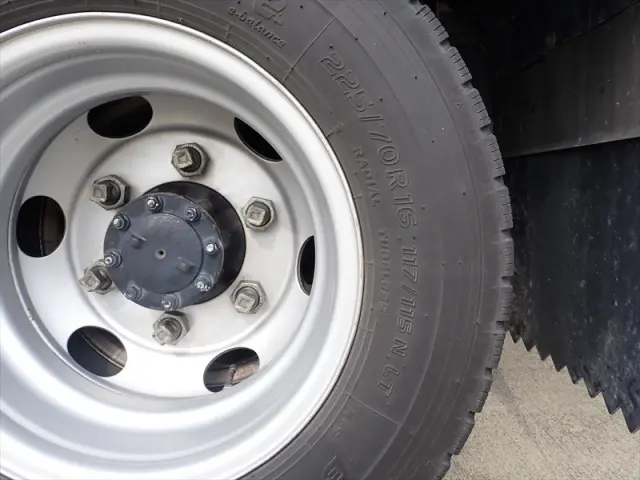 いすゞ エルフ 2RG-NPR88AN(2WD)の写真40