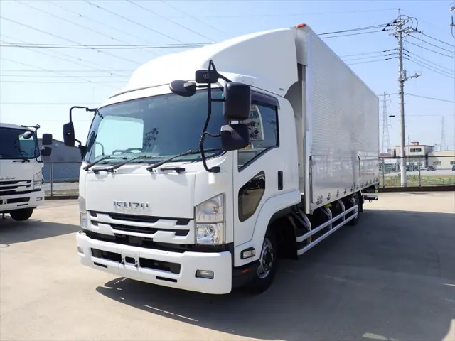 いすゞ フォワード 2RG-FRR90T2(2WD)の写真1