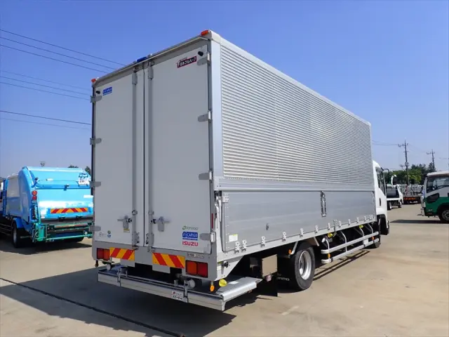 いすゞ フォワード 2RG-FRR90T2(2WD)の写真2