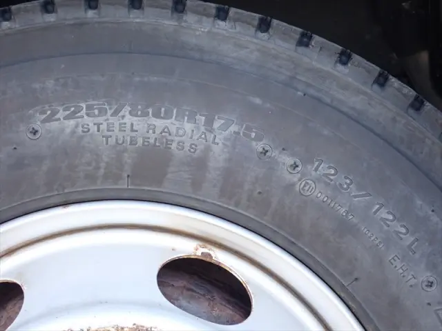 いすゞ フォワード 2RG-FRR90T2(2WD)の写真13