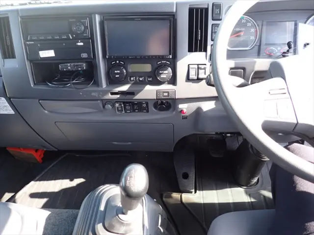 いすゞ フォワード 2RG-FRR90T2(2WD)の写真40