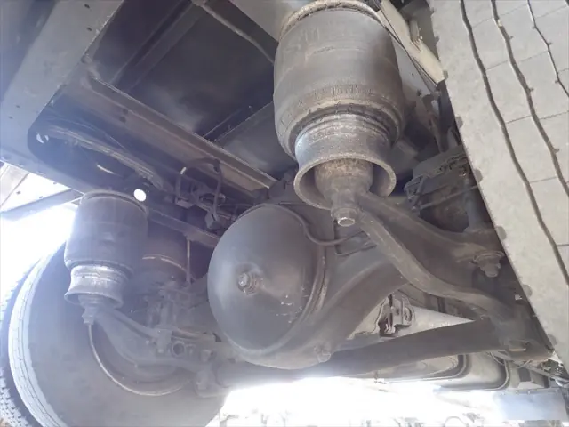 いすゞ フォワード TKG-FRR90T2(2WD)の写真23