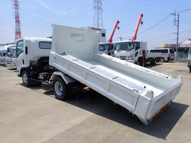 いすゞ エルフ TRG-NPR85YN(2WD)の写真15