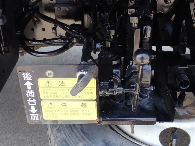 いすゞ エルフ TRG-NPR85YN(2WD)の写真49