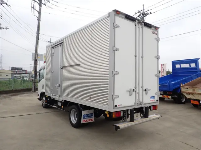 いすゞ エルフ 2RG-NLR88AR(2WD)の写真4
