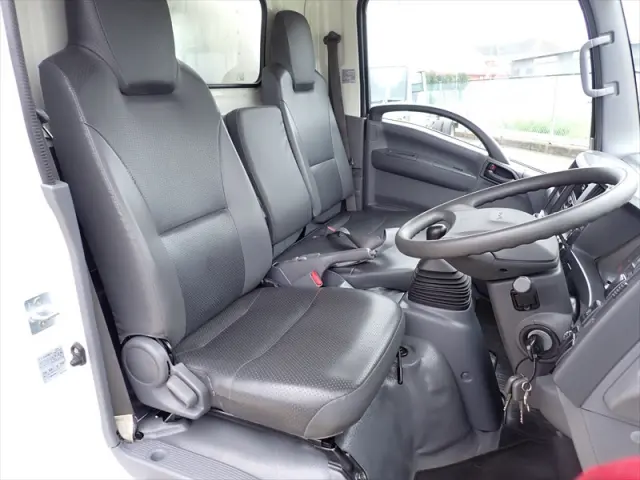 いすゞ エルフ 2RG-NLR88AR(2WD)の写真29