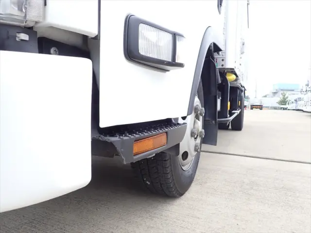 いすゞ エルフ 2RG-NLR88AR(2WD)の写真40