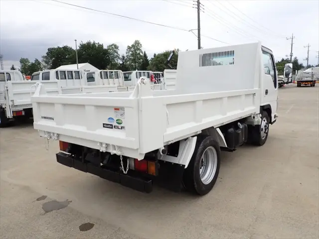 いすゞ エルフ TPG-NKR85AD(2WD)の写真2