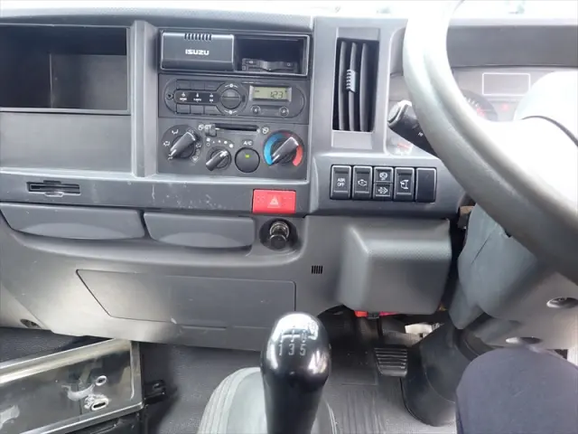 いすゞ エルフ TPG-NKR85AD(2WD)の写真34