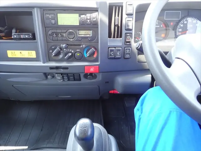 いすゞ エルフ TPG-NLR85AN(2WD)の写真36
