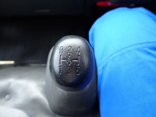 いすゞ エルフ TPG-NLR85AN(2WD)の写真37